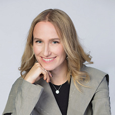 Елена Генс